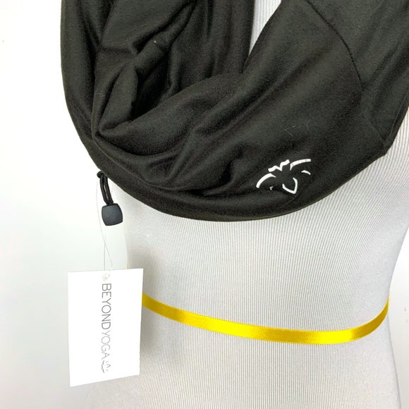 Beyond Yoga Brown Hidden Pocket Infinity Scarf New - Picture 12 of 16